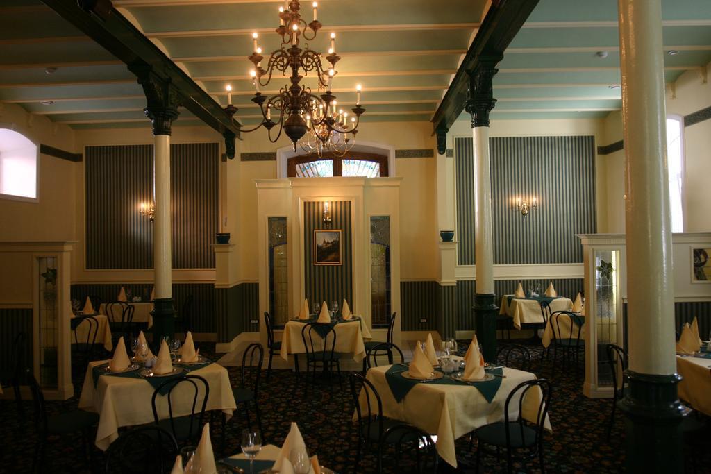 Hotel Bastion Sinaia Exteriör bild