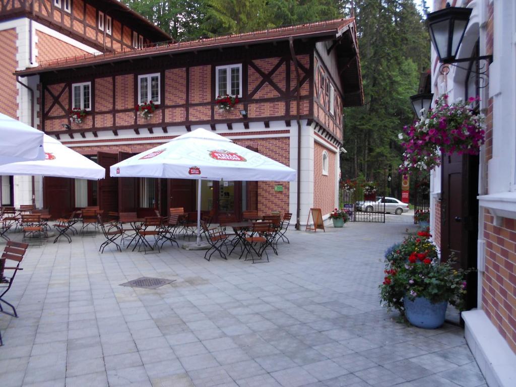Hotel Bastion Sinaia Exteriör bild