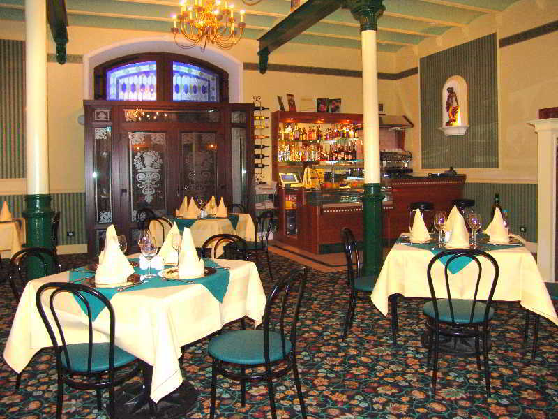Hotel Bastion Sinaia Exteriör bild